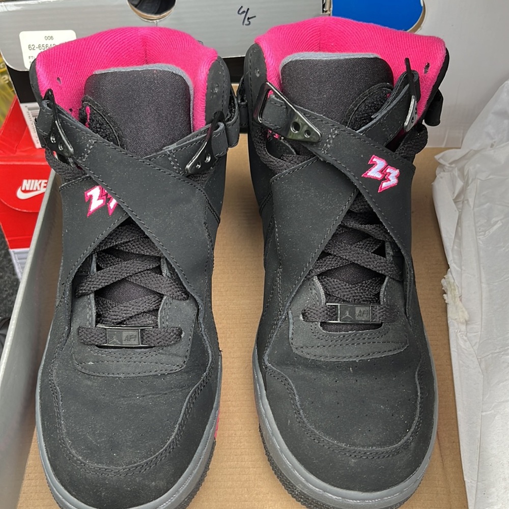 Sneakers - Picture 5 of 5